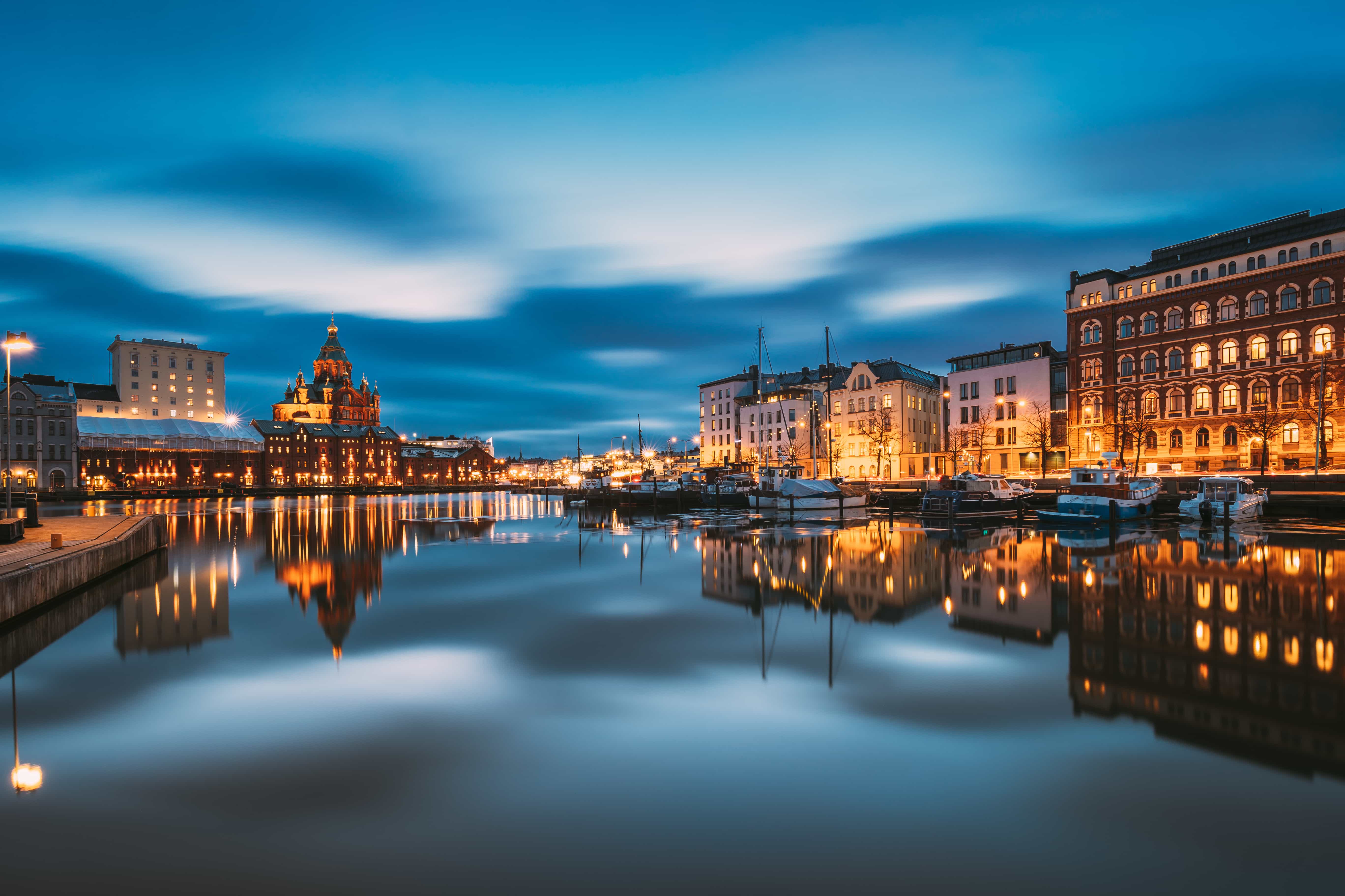 フィンランドヘルシンキの夜景